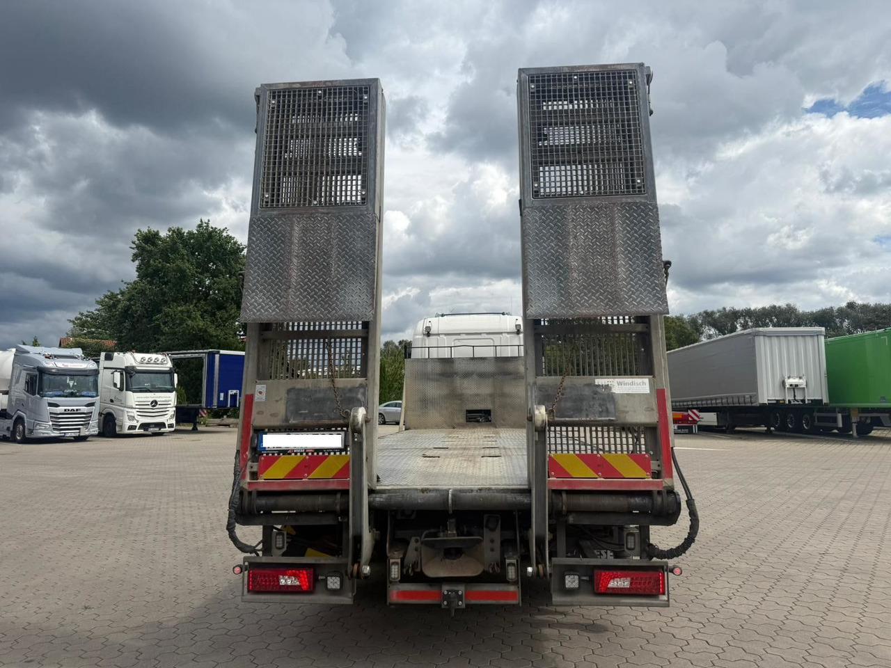 Scania G450 Baumaschinentransporter mit Rampen - משאית גרירה: תמונה 5 Scania G450 Baumaschinentransporter mit Rampen - משאית גרירה: תמונה 5