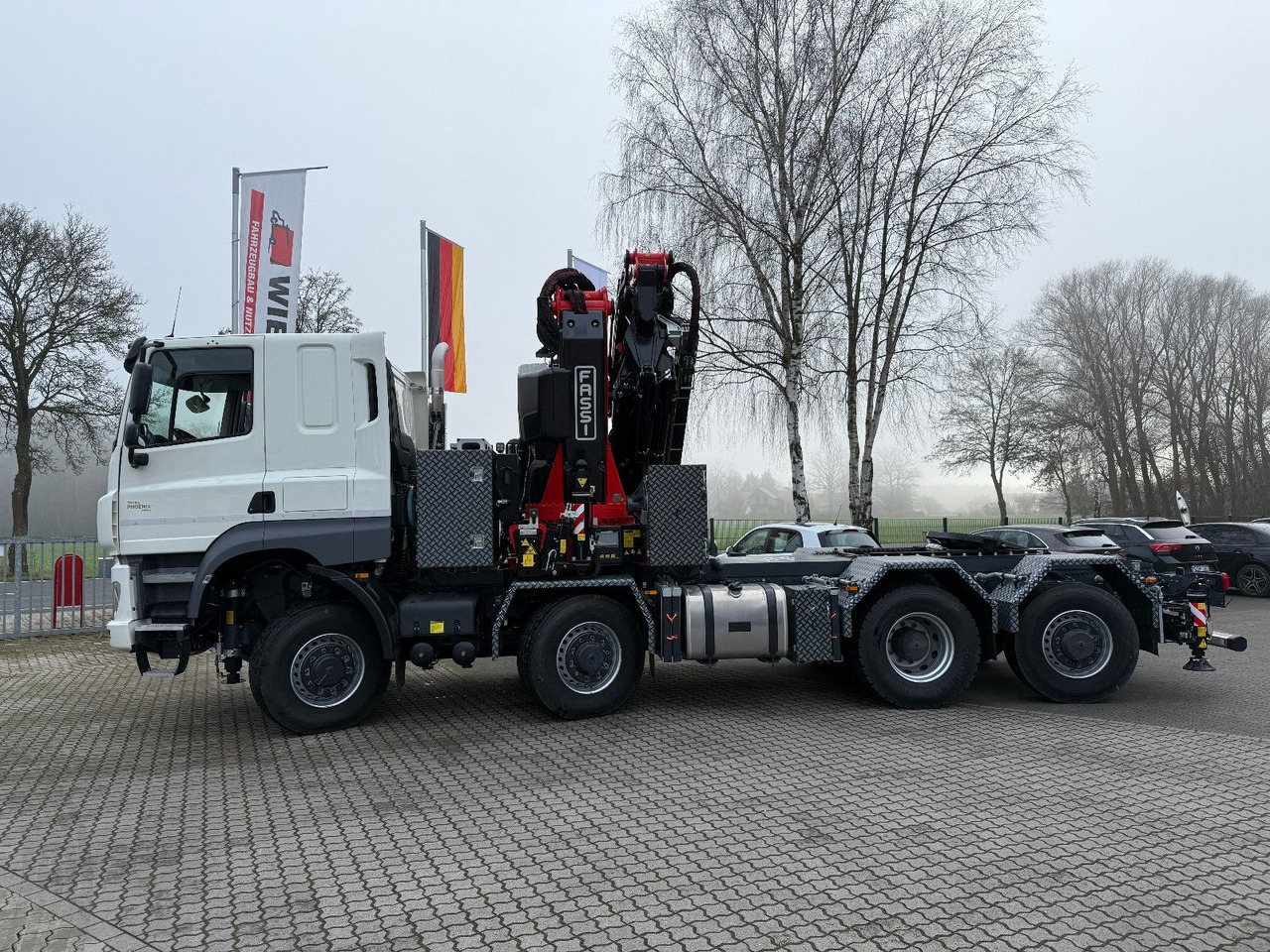 Tatra 41.500 8x8 Phoenix Fassi F710 Kran - משאית צד נופל/ שטוחה, משאית מנוף: תמונה 2 Tatra 41.500 8x8 Phoenix Fassi F710 Kran - משאית צד נופל/ שטוחה, משאית מנוף: תמונה 2