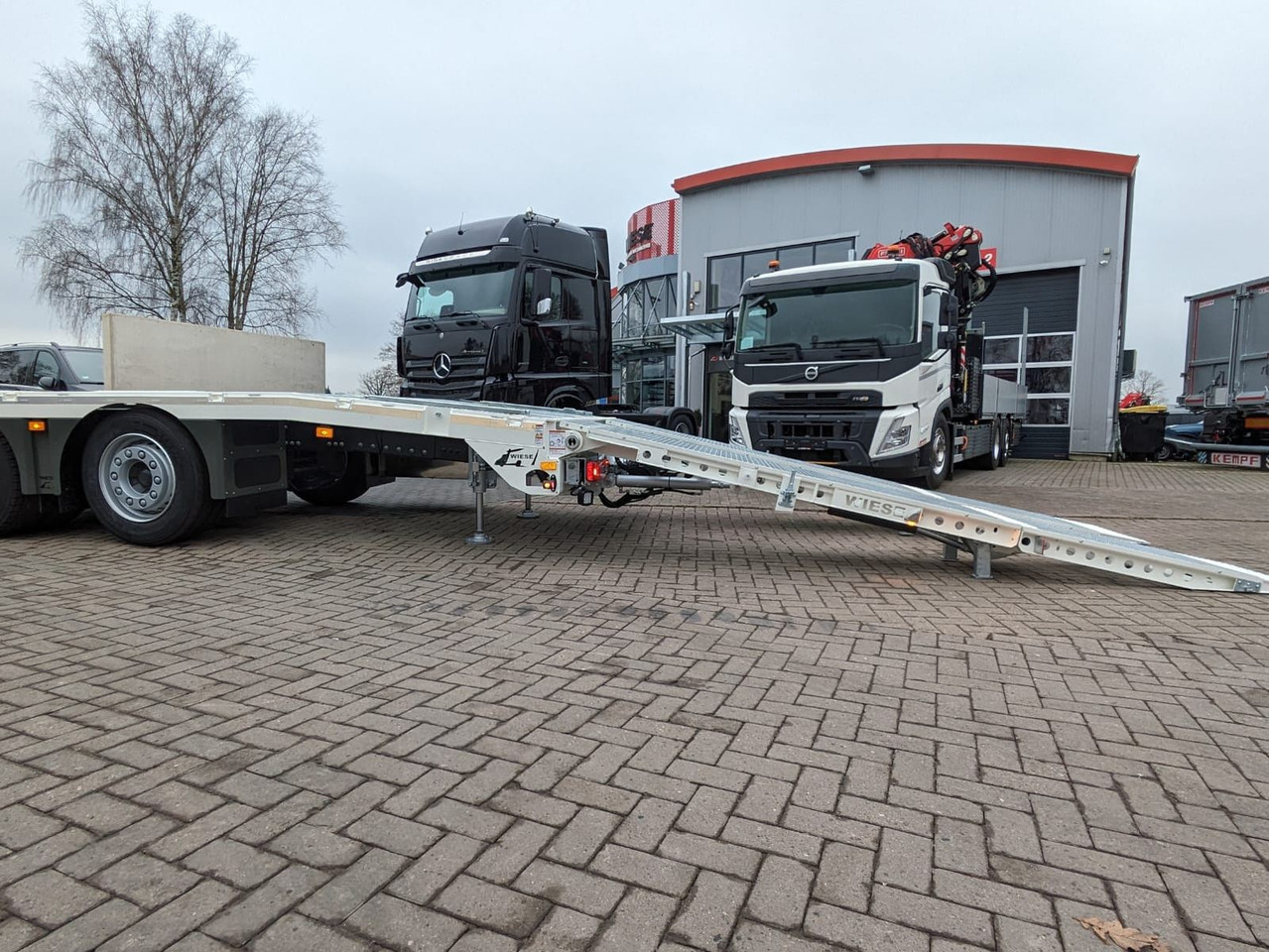 Volvo FH 420 Maschinentransporter Rampennen. - משאית גרירה: תמונה 3 Volvo FH 420 Maschinentransporter Rampennen. - משאית גרירה: תמונה 3