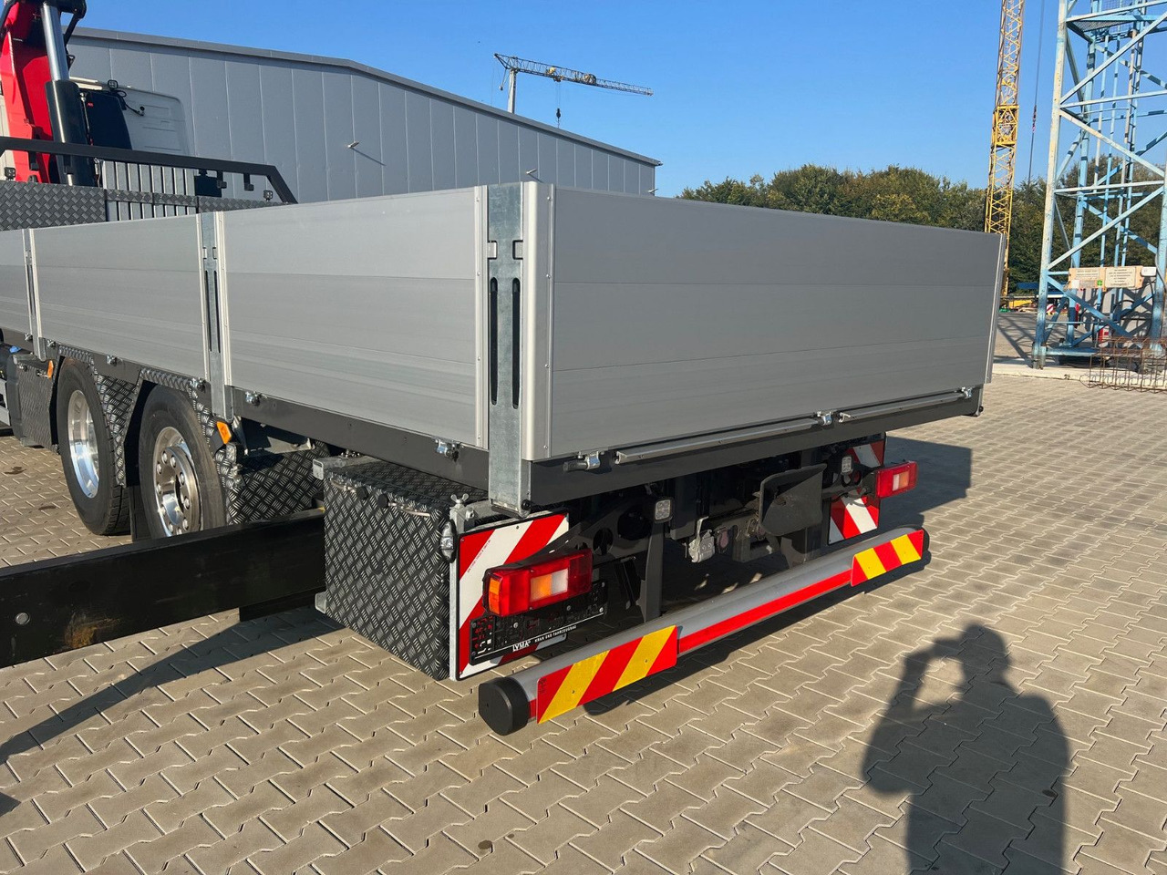 Volvo FH 500 8x2 Kran F710 RA2.26 - משאית מנוף: תמונה 3 Volvo FH 500 8x2 Kran F710 RA2.26 - משאית מנוף: תמונה 3