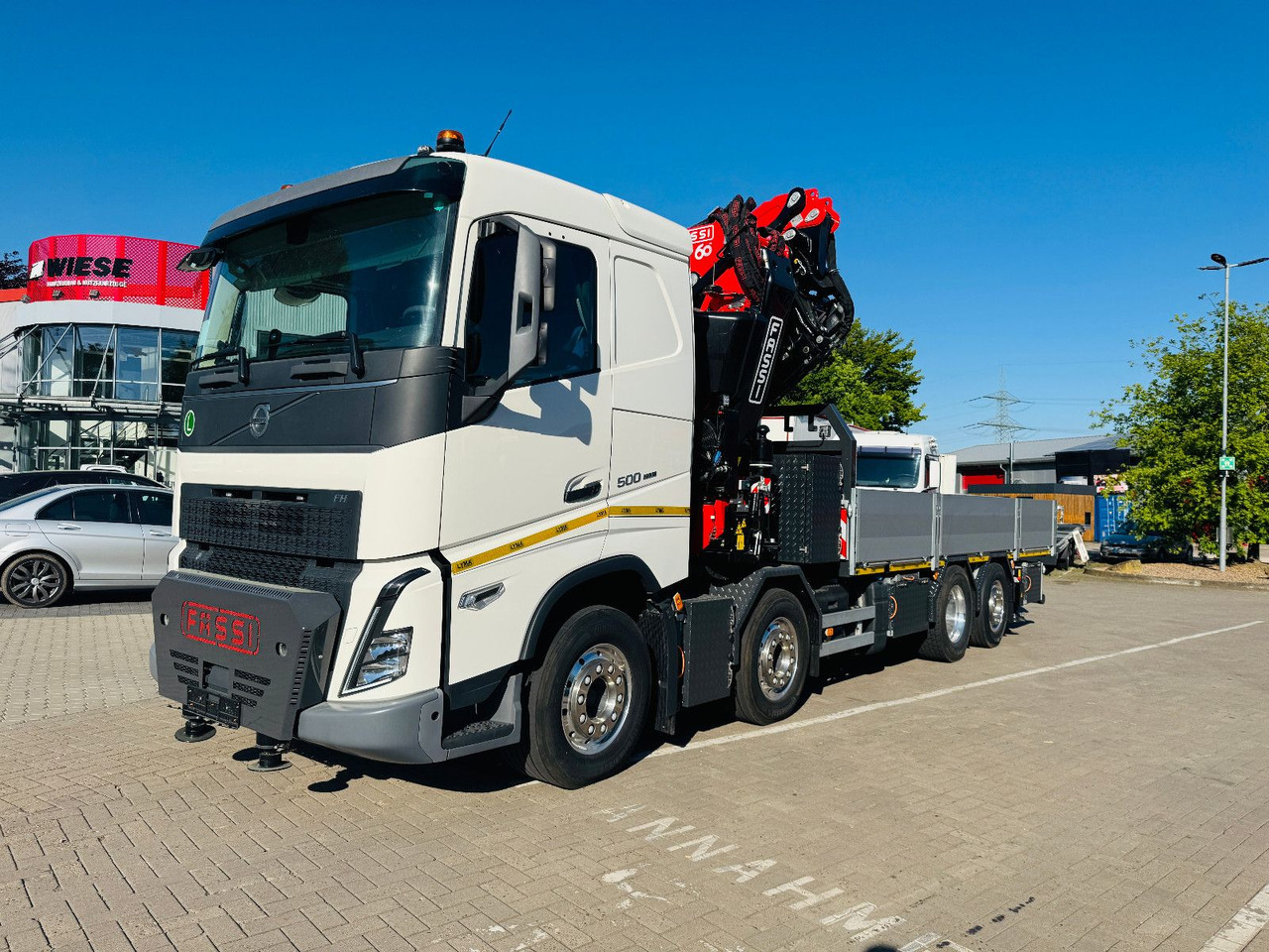 Volvo FH 500 8x2 mit F710RA.2.27 L426 und V20 Winde - משאית צד נופל/ שטוחה, משאית מנוף: תמונה 1 Volvo FH 500 8x2 mit F710RA.2.27 L426 und V20 Winde - משאית צד נופל/ שטוחה, משאית מנוף: תמונה 1