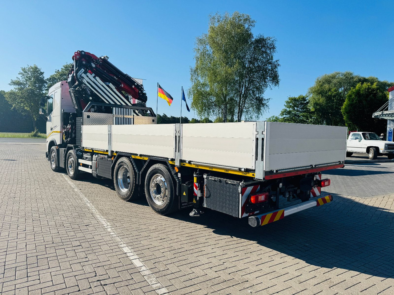 Volvo FH 500 8x2 mit F710RA.2.27 L426 und V20 Winde - משאית צד נופל/ שטוחה, משאית מנוף: תמונה 5 Volvo FH 500 8x2 mit F710RA.2.27 L426 und V20 Winde - משאית צד נופל/ שטוחה, משאית מנוף: תמונה 5