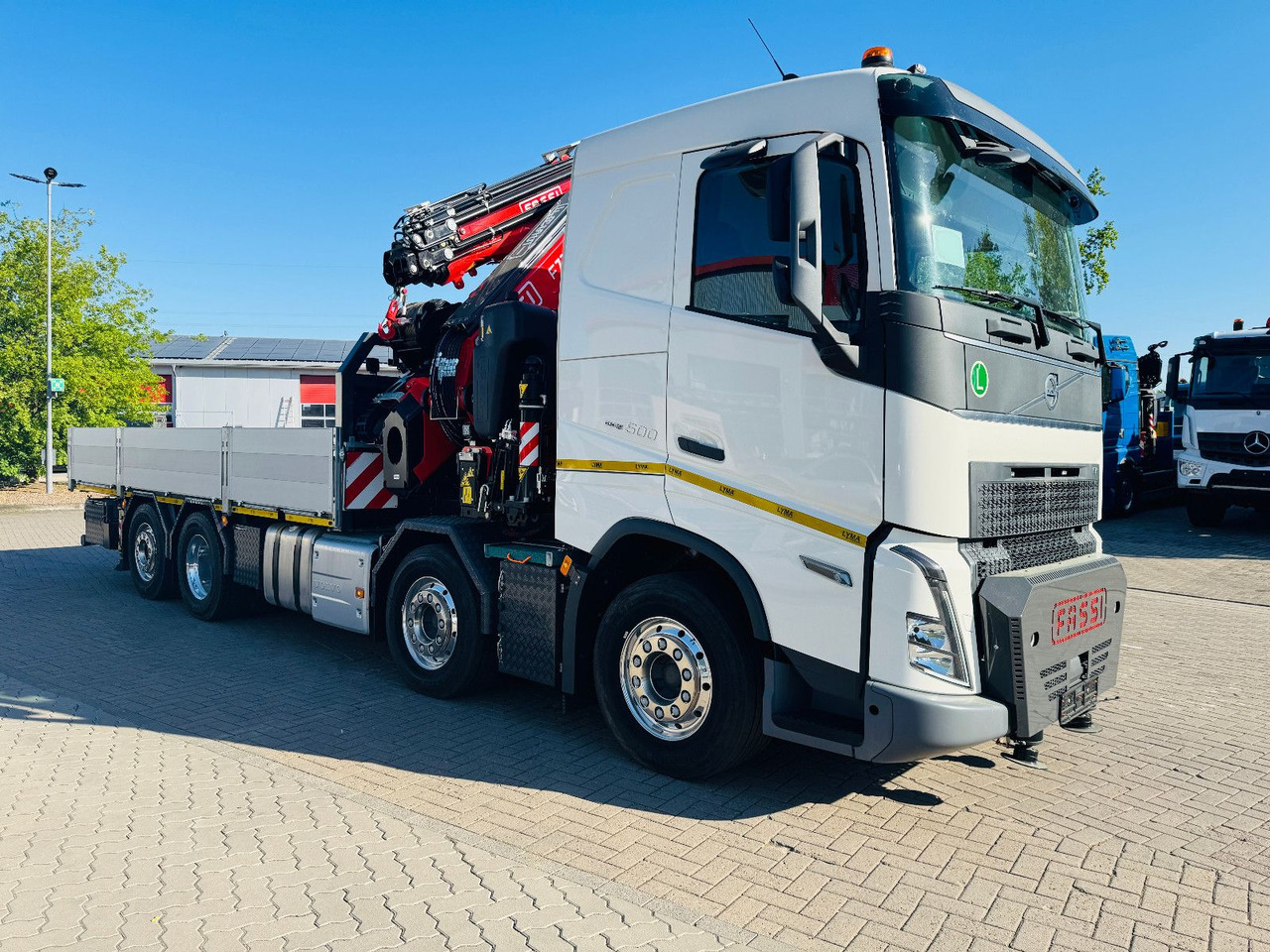 Volvo FH 500 8x2 mit F710RA.2.27 L426 und V20 Winde - משאית, משאית מנוף: תמונה 2 Volvo FH 500 8x2 mit F710RA.2.27 L426 und V20 Winde - משאית, משאית מנוף: תמונה 2