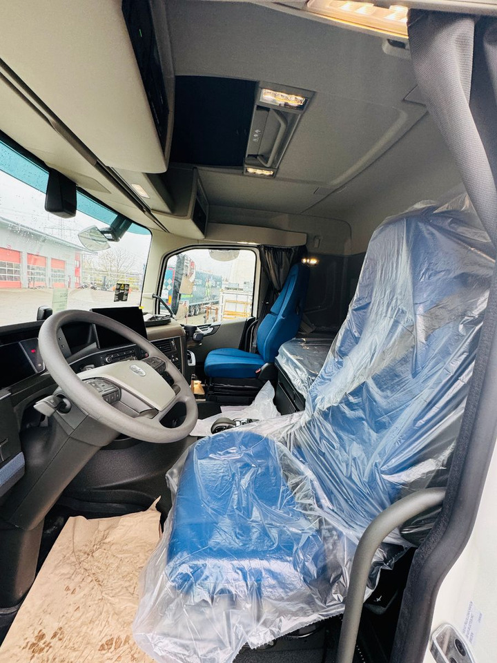 Volvo FH 500 8x4 Kran F710 RA2.27 Jib & Winde Sofort - משאית, משאית מנוף: תמונה 5 Volvo FH 500 8x4 Kran F710 RA2.27 Jib & Winde Sofort - משאית, משאית מנוף: תמונה 5