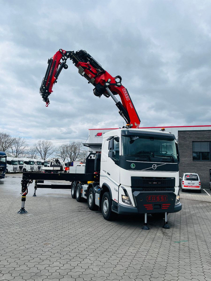 Volvo FH 500 8x4 Kran F820 RA2.27 Jib & Winde Sofort - משאית צד נופל/ שטוחה, משאית מנוף: תמונה 3 Volvo FH 500 8x4 Kran F820 RA2.27 Jib & Winde Sofort - משאית צד נופל/ שטוחה, משאית מנוף: תמונה 3