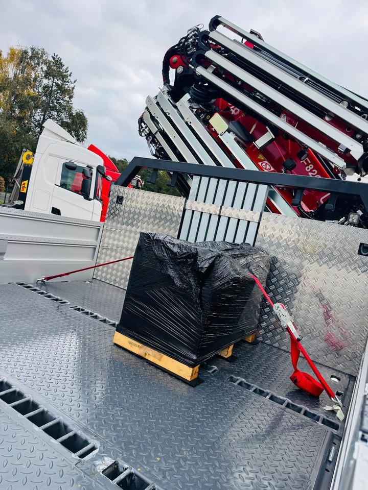 משאית צד נופל/ שטוחה, משאית מנוף Volvo FH 500 8x4 Kran F820 RA2.27 Jib & Winde Sofort: תמונה 8