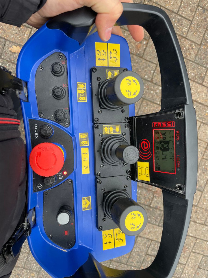 משאית, משאית מנוף Volvo FH500 6x4 Fassi F545RA 2.27 mit Jib und Winde: תמונה 13 משאית, משאית מנוף Volvo FH500 6x4 Fassi F545RA 2.27 mit Jib und Winde: תמונה 13