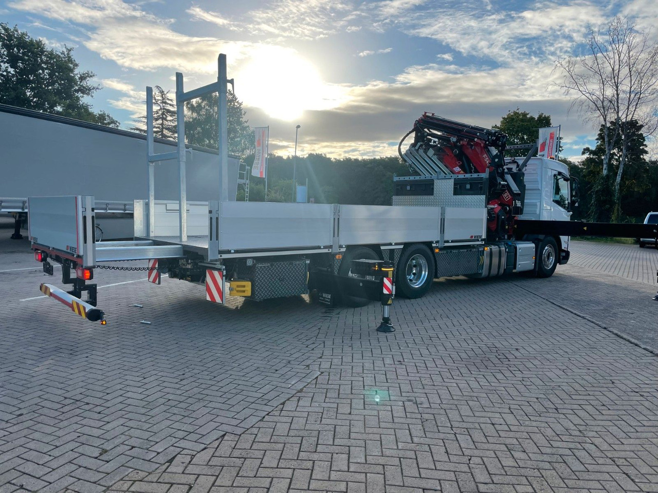 Volvo FMX 500 FASSI Ladekran F545 JIB & Winde Sofort - משאית צד נופל/ שטוחה, משאית מנוף: תמונה 5 Volvo FMX 500 FASSI Ladekran F545 JIB & Winde Sofort - משאית צד נופל/ שטוחה, משאית מנוף: תמונה 5
