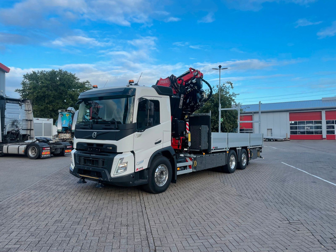 Volvo FMX 500 FASSI Ladekran F545 JIB & Winde Sofort - משאית צד נופל/ שטוחה, משאית מנוף: תמונה 1 Volvo FMX 500 FASSI Ladekran F545 JIB & Winde Sofort - משאית צד נופל/ שטוחה, משאית מנוף: תמונה 1