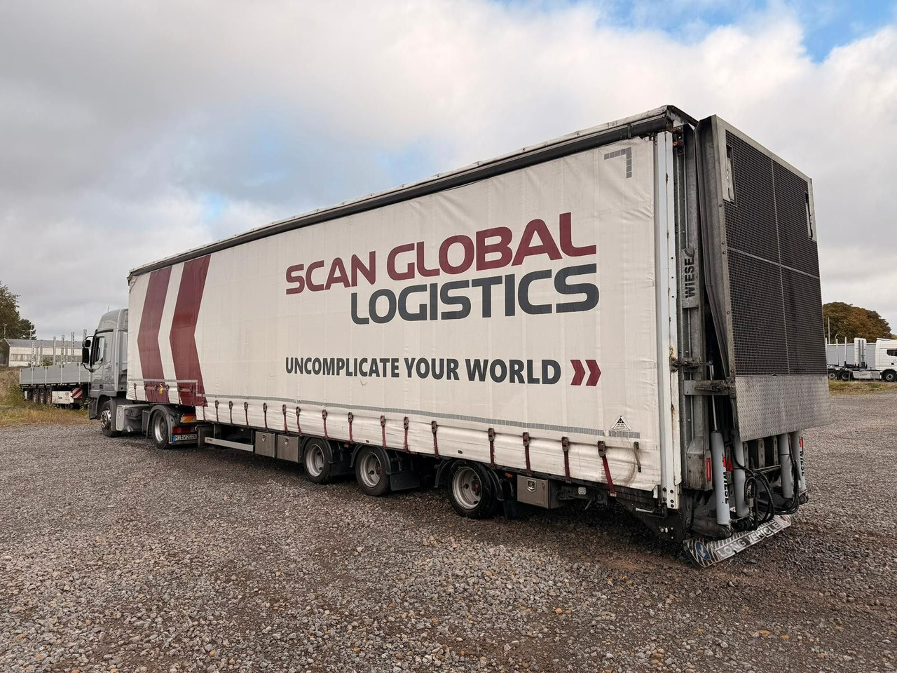 Wiese Gabelstaplertransporter Rampe Mega Lowline - סמיטריילר עם מטען נמוך: תמונה 1 Wiese Gabelstaplertransporter Rampe Mega Lowline - סמיטריילר עם מטען נמוך: תמונה 1