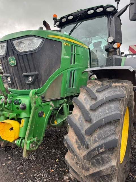 JOHN DEERE 6250R - טרקטור חקלאי: תמונה 1 JOHN DEERE 6250R - טרקטור חקלאי: תמונה 1