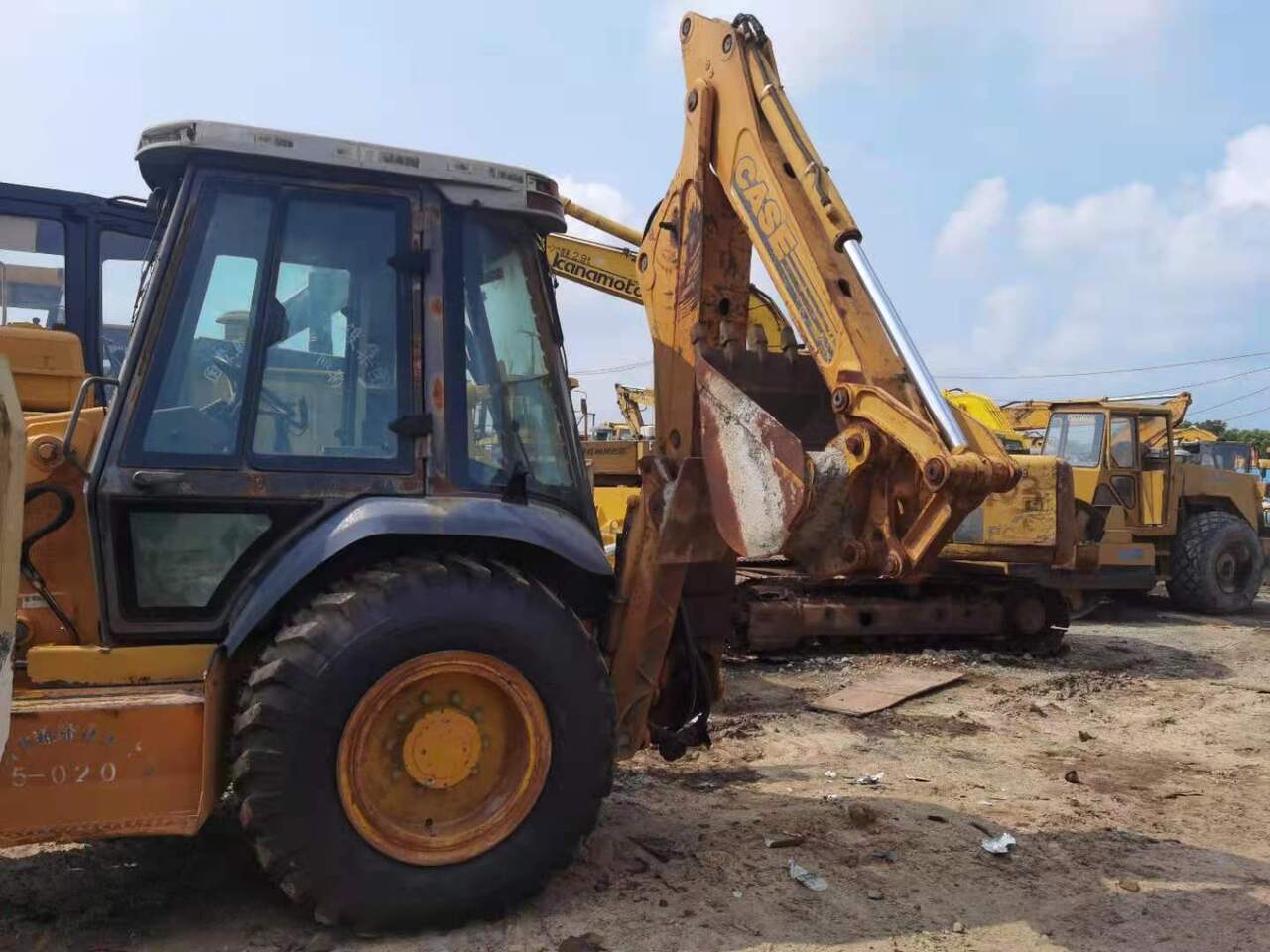 CASE 580L - מחפרון: תמונה 3 CASE 580L - מחפרון: תמונה 3
