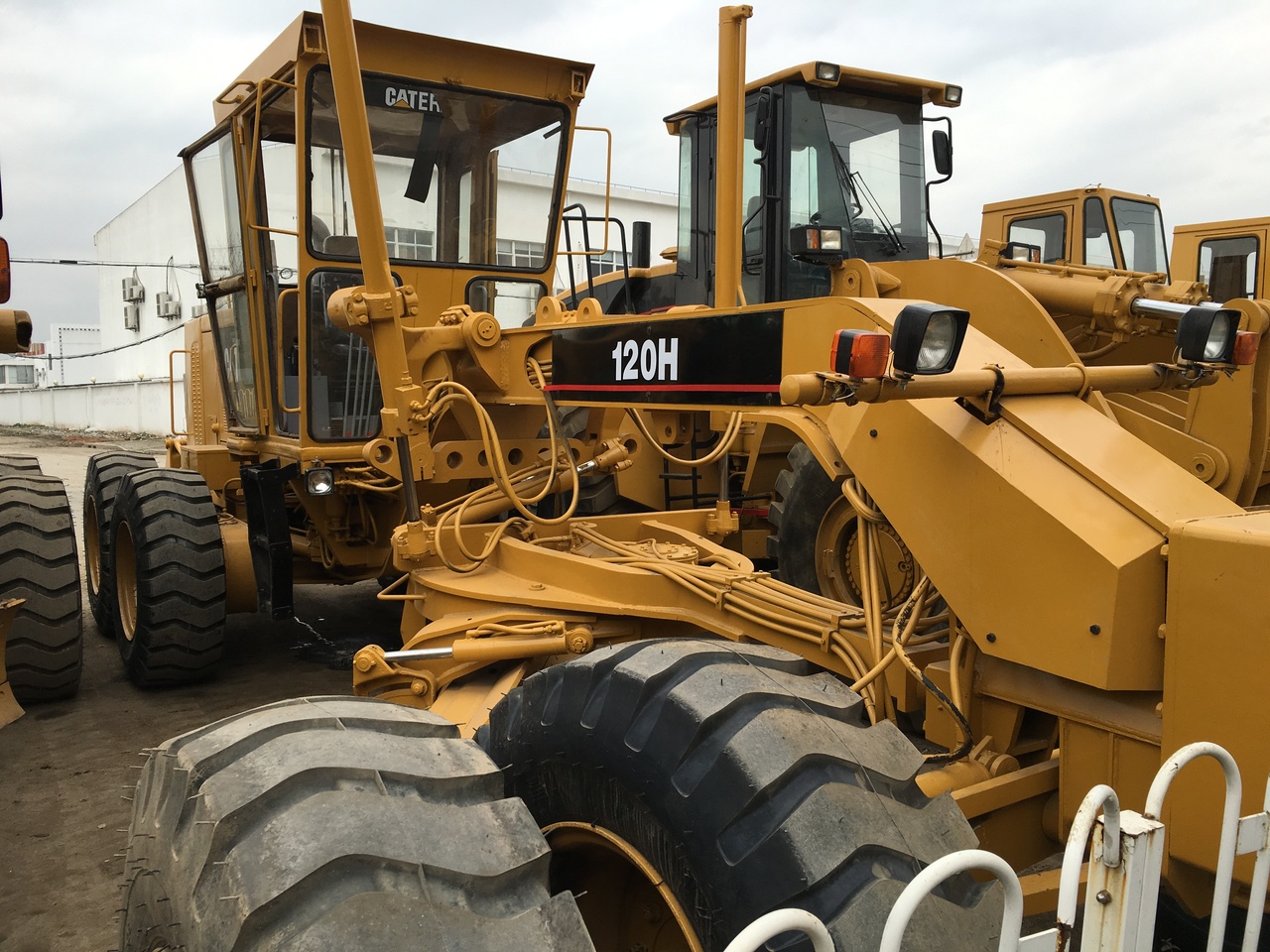 CATERPILLAR 120H - מפלסת: תמונה 4 CATERPILLAR 120H - מפלסת: תמונה 4