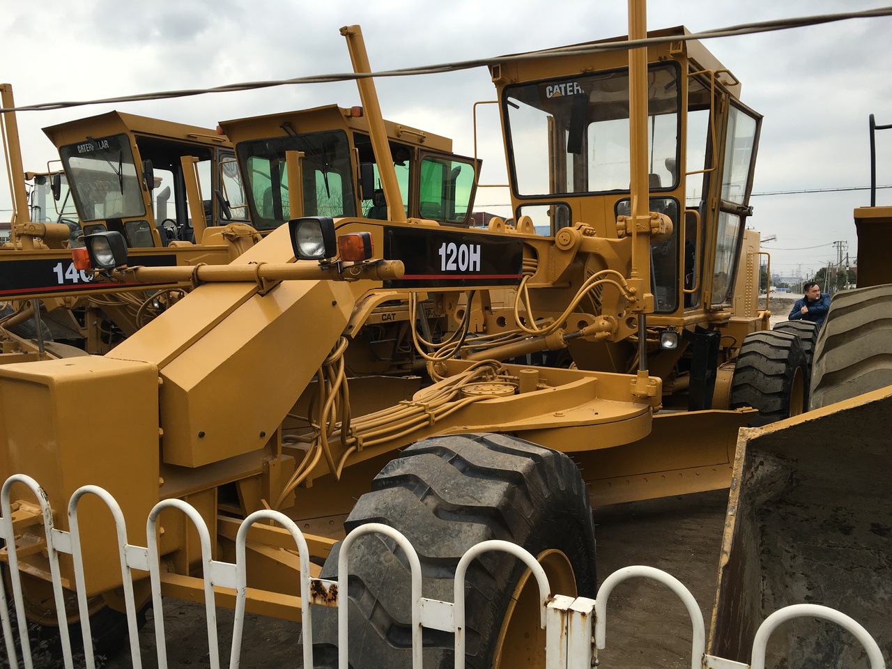 CATERPILLAR 120H - מפלסת: תמונה 3 CATERPILLAR 120H - מפלסת: תמונה 3
