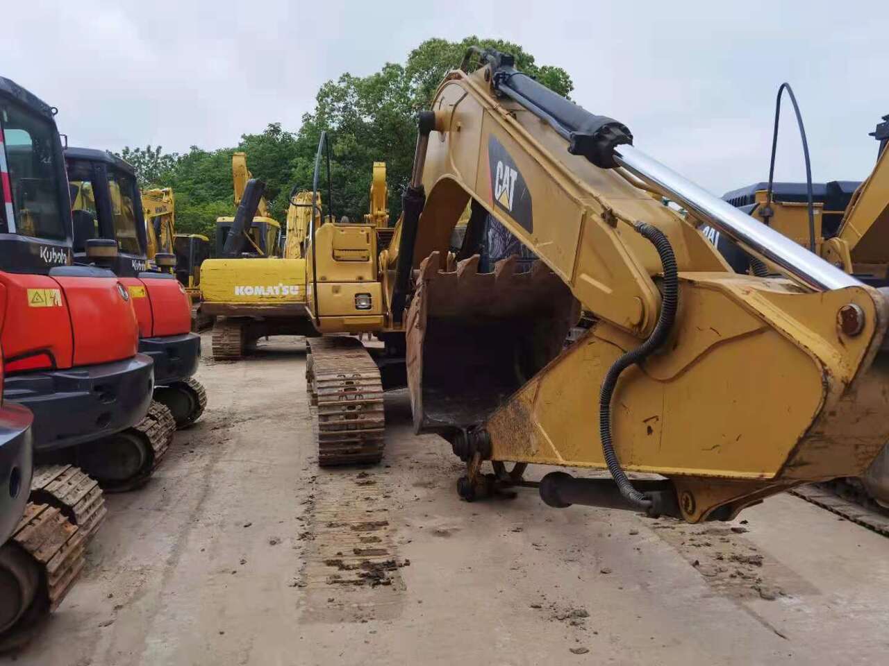 CATERPILLAR 320CL - מחפר סורק: תמונה 3 CATERPILLAR 320CL - מחפר סורק: תמונה 3