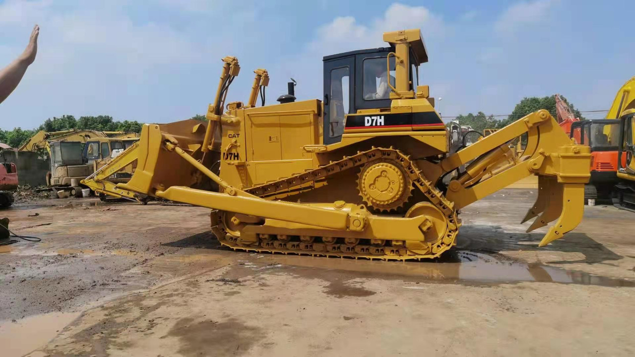 CATERPILLAR D7H - דחפור: תמונה 1 CATERPILLAR D7H - דחפור: תמונה 1