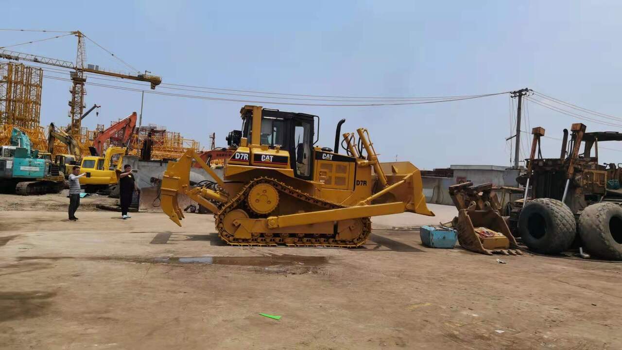 CATERPILLAR D7R - דחפור: תמונה 4 CATERPILLAR D7R - דחפור: תמונה 4