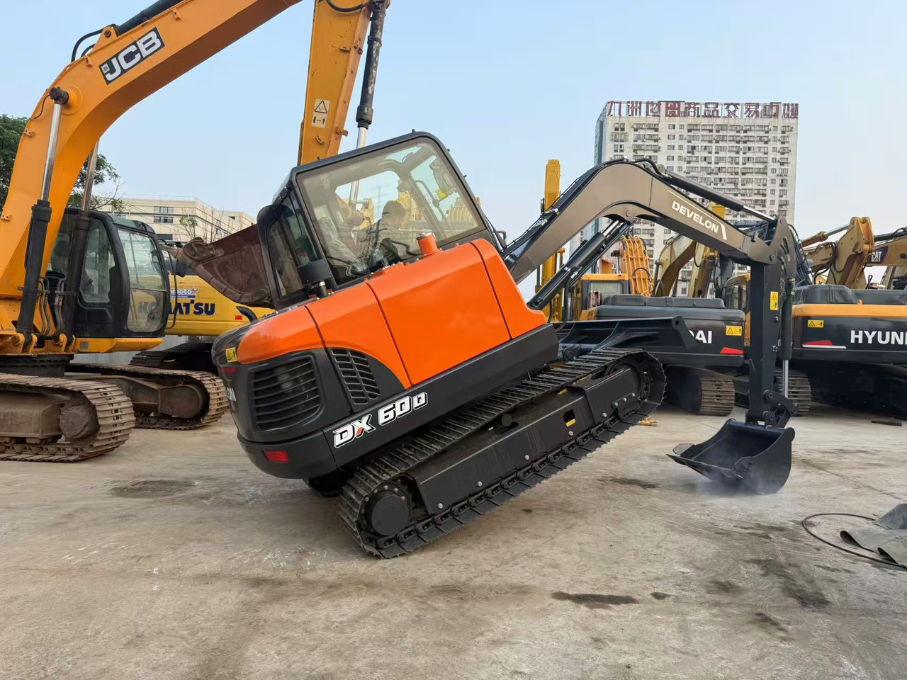 DOOSAN DX60D-10 - מחפר סורק: תמונה 1 DOOSAN DX60D-10 - מחפר סורק: תמונה 1
