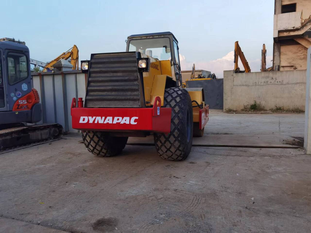 DYNAPAC CA301D-roller - רולר: תמונה 3 DYNAPAC CA301D-roller - רולר: תמונה 3