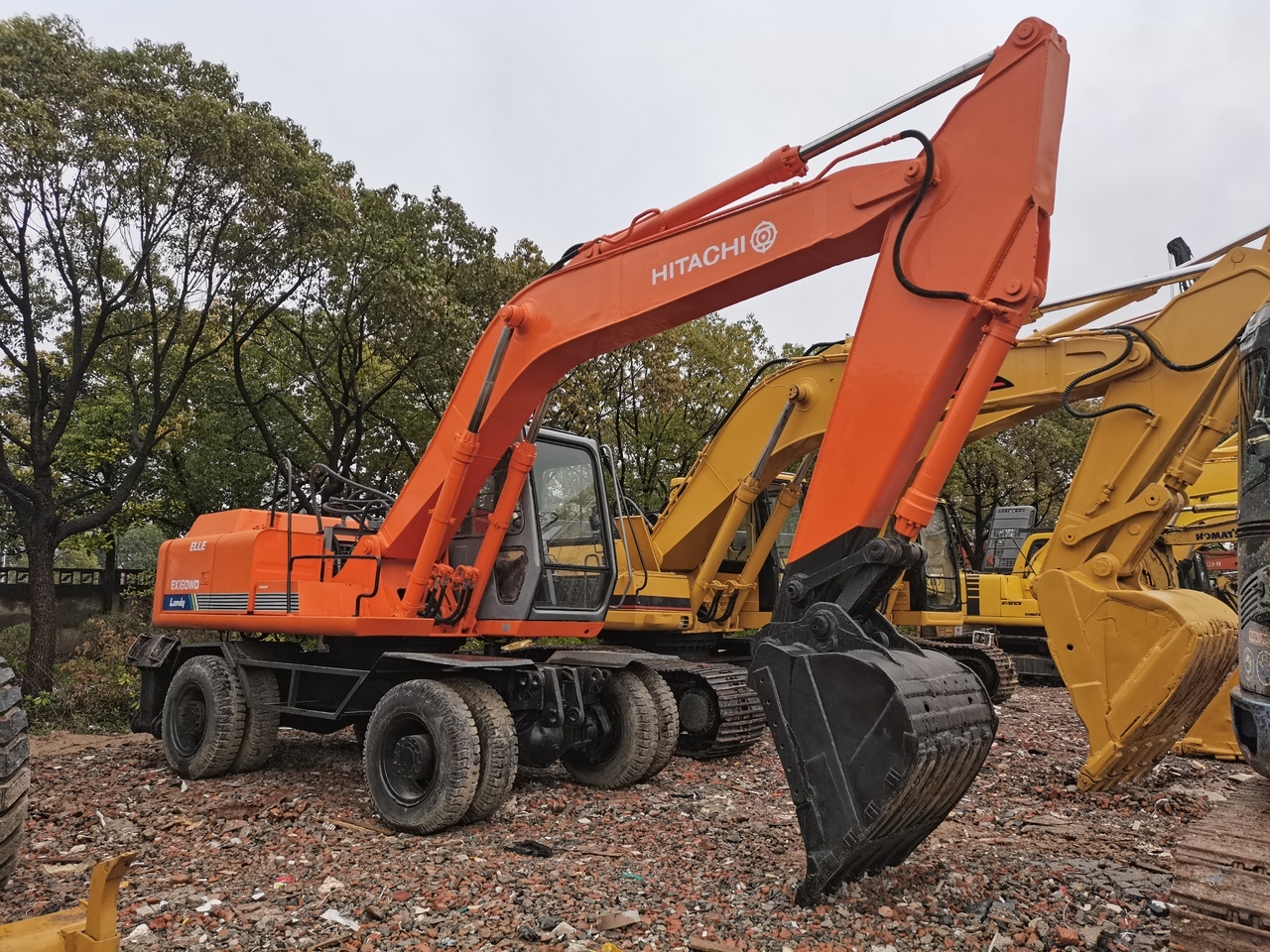 HITACHI EX160WD - מחפר גלגלים: תמונה 1 HITACHI EX160WD - מחפר גלגלים: תמונה 1