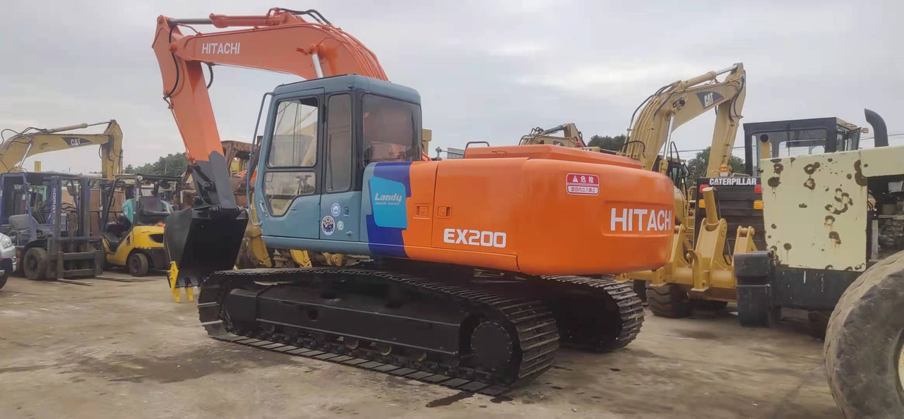 HITACHI EX200-2 - מחפר סורק: תמונה 1 HITACHI EX200-2 - מחפר סורק: תמונה 1