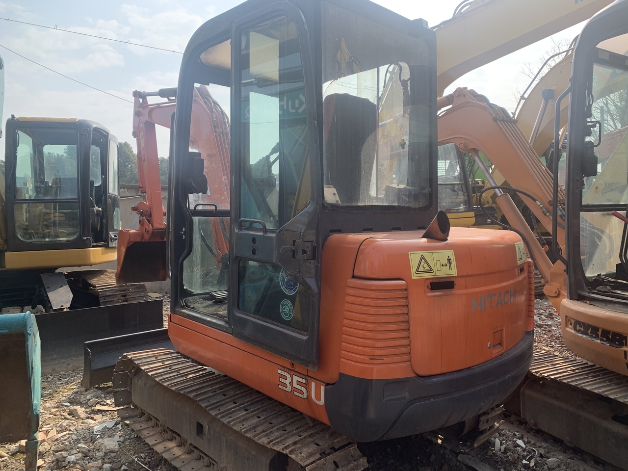 HITACHI ZX35U-mini excavator - מיני מחפר: תמונה 5 HITACHI ZX35U-mini excavator - מיני מחפר: תמונה 5