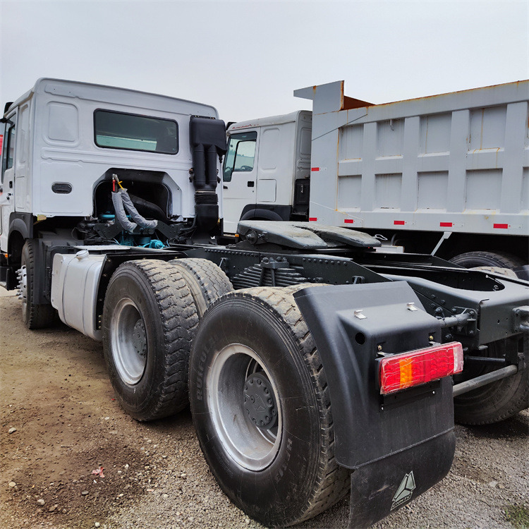 יחידת טרקטור HOWO 6x4 375hp tractor-white: תמונה 6