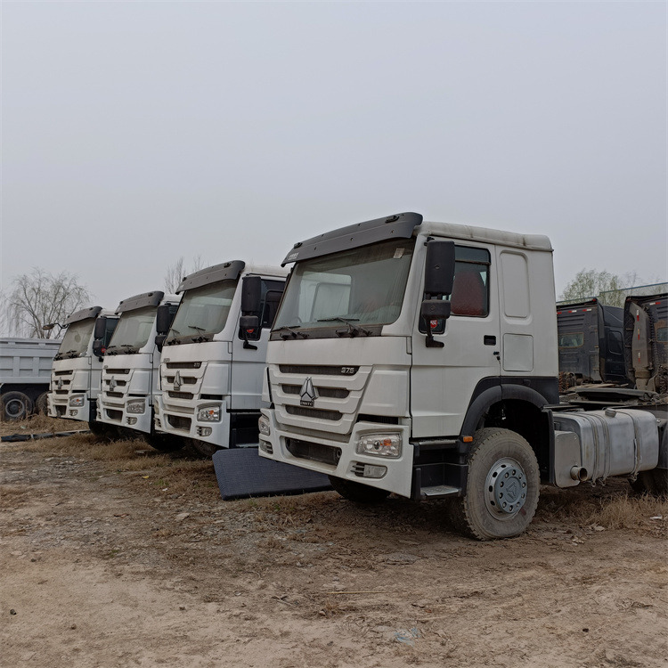 HOWO 6x4 375hp tractor - יחידת טרקטור: תמונה 1 HOWO 6x4 375hp tractor - יחידת טרקטור: תמונה 1
