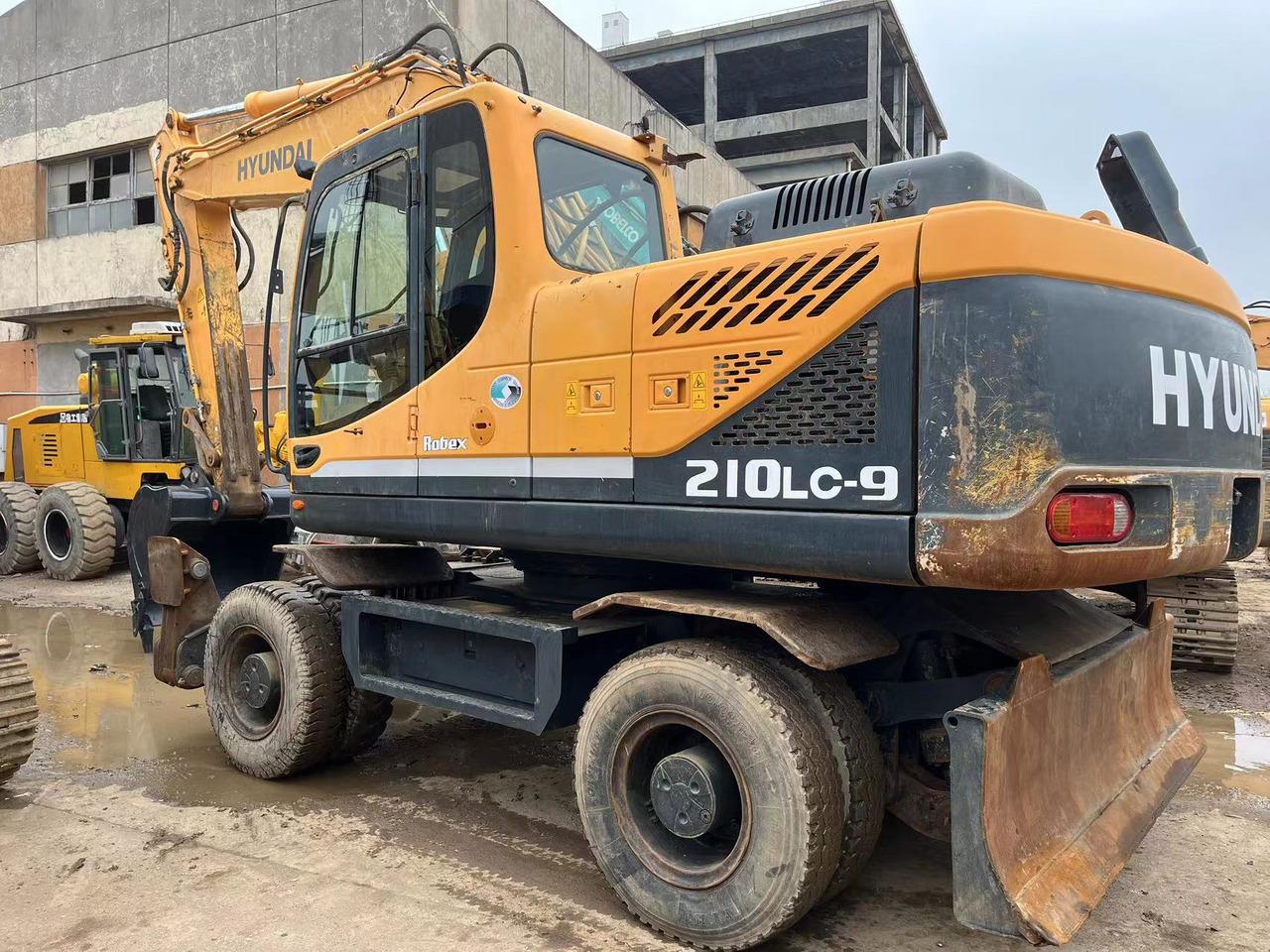 HYUNDAI R210W-9 - מחפר גלגלים: תמונה 3 HYUNDAI R210W-9 - מחפר גלגלים: תמונה 3