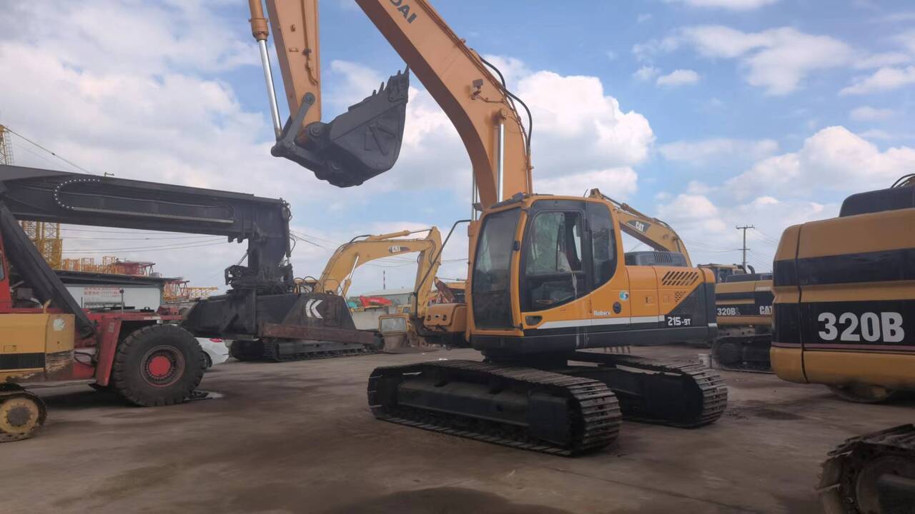 HYUNDAI R215-9T - מחפר סורק: תמונה 1 HYUNDAI R215-9T - מחפר סורק: תמונה 1