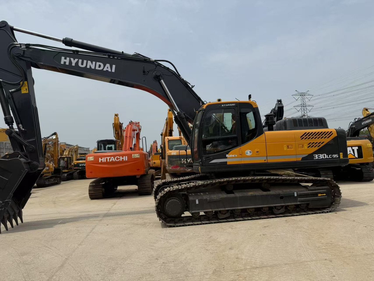 Hyundai R330LC-9S - מחפר סורק: תמונה 1 Hyundai R330LC-9S - מחפר סורק: תמונה 1