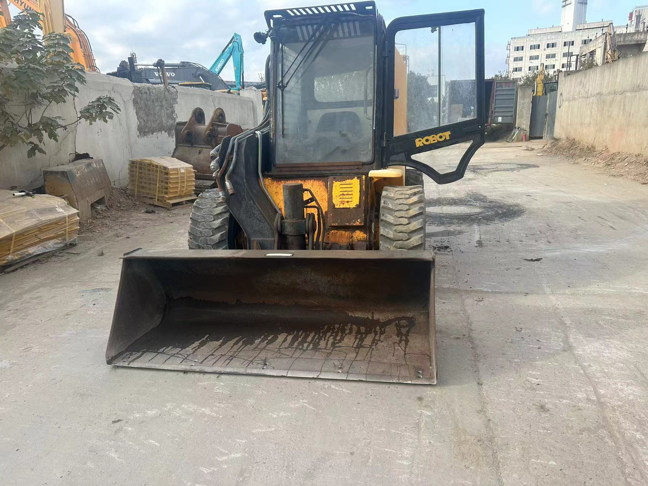 מעמיס היגוי החלקה JCB 185: תמונה 6