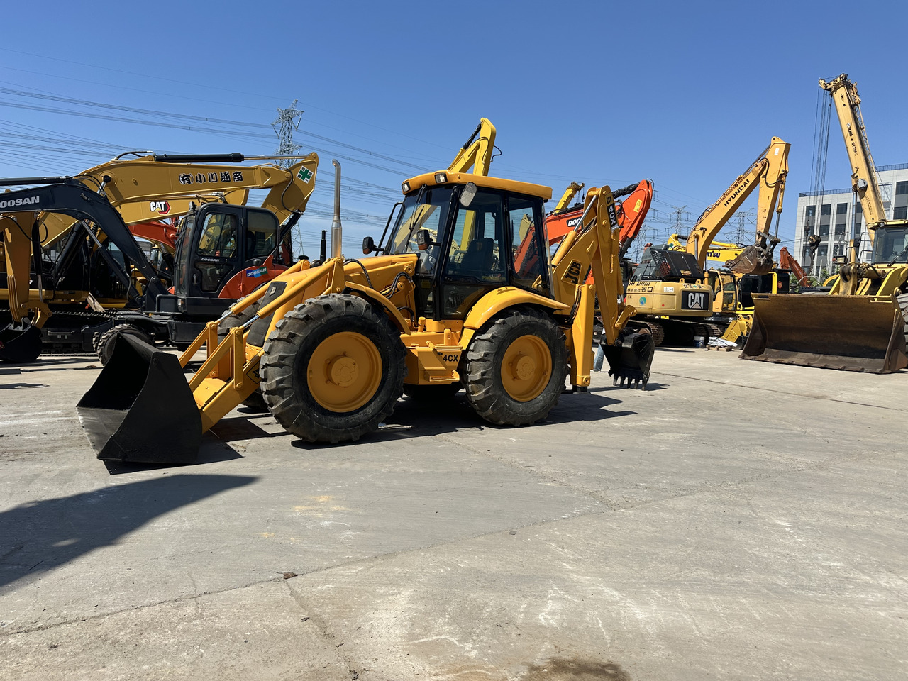 JCB 4CX - מחפרון: תמונה 1 JCB 4CX - מחפרון: תמונה 1