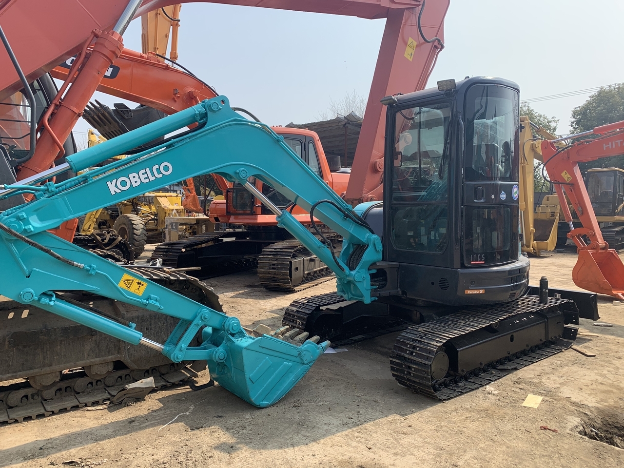 KOBELCO SK30SR - מיני מחפר: תמונה 1 KOBELCO SK30SR - מיני מחפר: תמונה 1