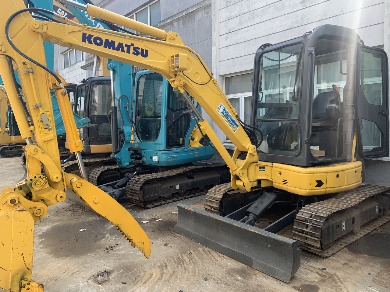 KOMATSU PC35MR - מחפר סורק: תמונה 2 KOMATSU PC35MR - מחפר סורק: תמונה 2
