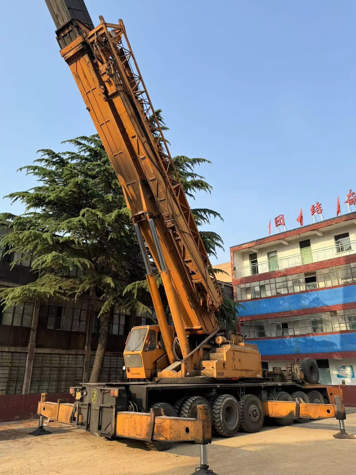 LIEBHERR - עגורן נייד: תמונה 1 LIEBHERR - עגורן נייד: תמונה 1