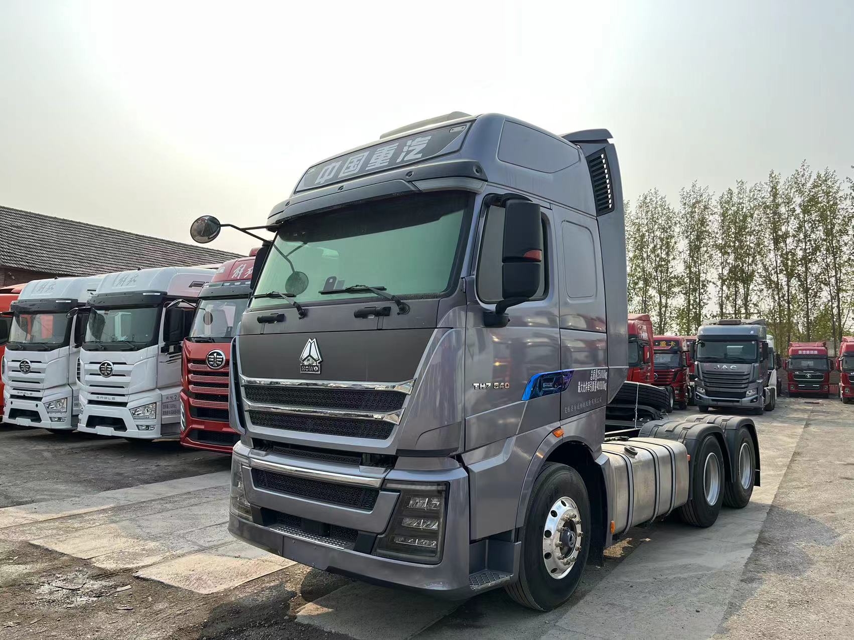 SINATRUK HOWO TH7 540 6x4 - יחידת טרקטור: תמונה 1 SINATRUK HOWO TH7 540 6x4 - יחידת טרקטור: תמונה 1