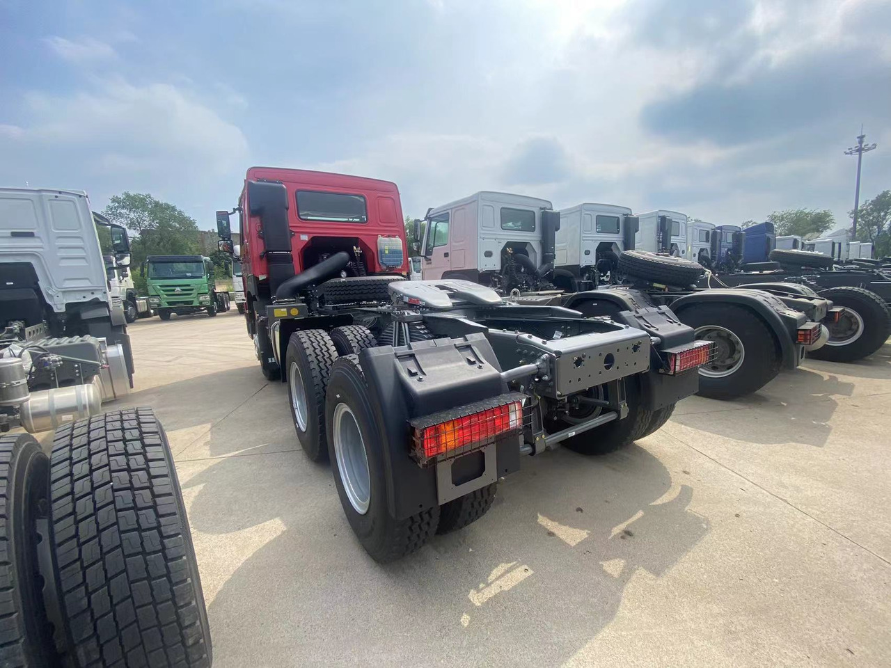 SINOTRUK 6x4 - יחידת טרקטור: תמונה 4 SINOTRUK 6x4 - יחידת טרקטור: תמונה 4