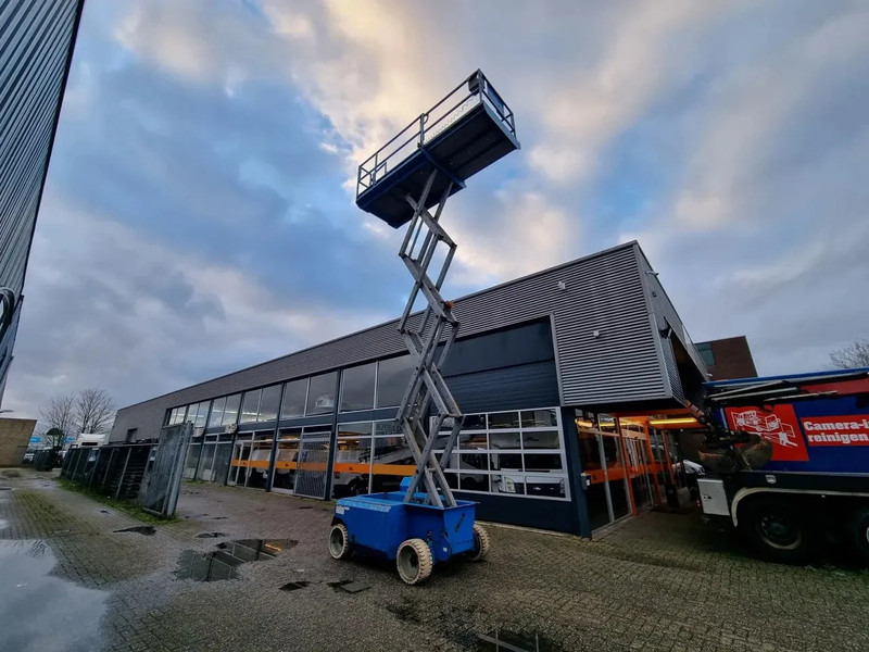 Genie GS GS 2668 Hydraulic platform 10 m - מעלית מספריים: תמונה 1 Genie GS GS 2668 Hydraulic platform 10 m - מעלית מספריים: תמונה 1