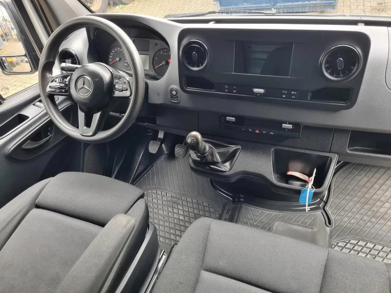 Interior photo 1: כלי רכב מסחרי עם לוח Mercedes-Benz Sprinter 314 CDI L2H2 EURO 6/ Airco/ Navi/ Camera