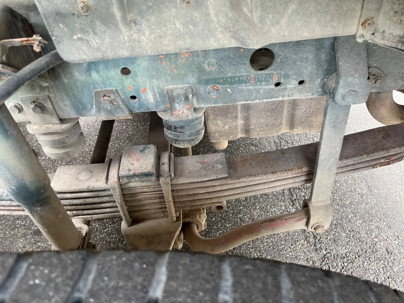 משאית מערבלת בטון MAN 35.302 8x4 FULL STEEL SPRING MANUAL ZF GEARBOX !!! 6 CILINDER !!!: תמונה 6