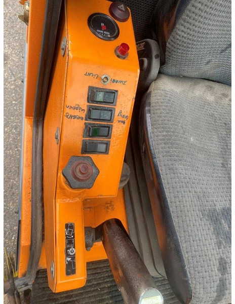 Nilfisk MFH2200 SWEEPER MFH 2200 CLEANER - מטאטא תעשייתי: תמונה 5 Nilfisk MFH2200 SWEEPER MFH 2200 CLEANER - מטאטא תעשייתי: תמונה 5