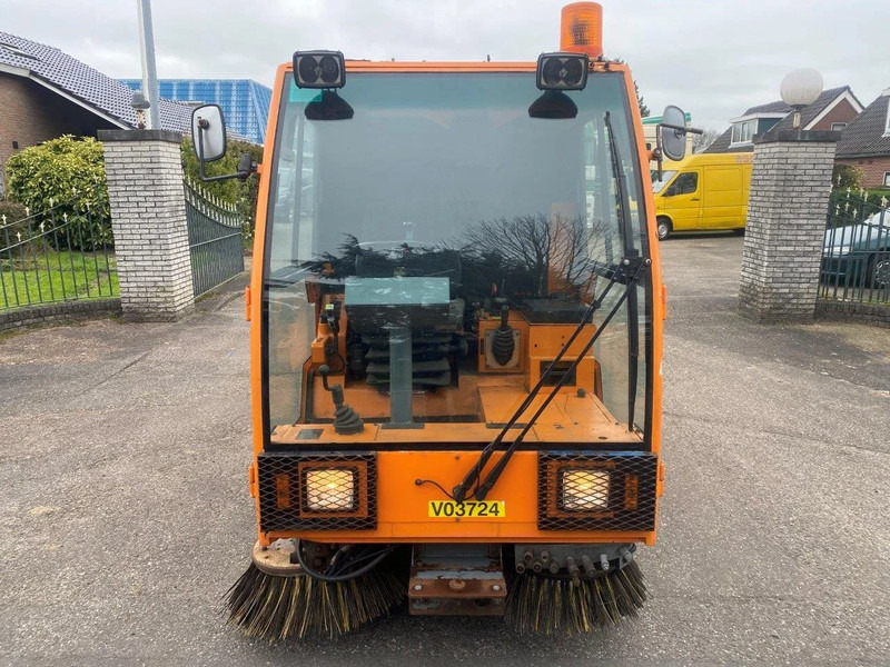 Nilfisk MFH2200 SWEEPER MFH 2200 CLEANER - מטאטא תעשייתי: תמונה 2 Nilfisk MFH2200 SWEEPER MFH 2200 CLEANER - מטאטא תעשייתי: תמונה 2