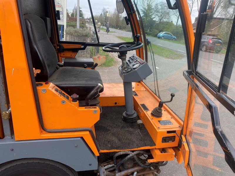 Nilfisk MFH2200 SWEEPER MFH 2200 CLEANER - מטאטא תעשייתי: תמונה 4 Nilfisk MFH2200 SWEEPER MFH 2200 CLEANER - מטאטא תעשייתי: תמונה 4