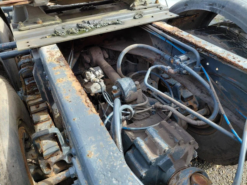 Scania P113-360 6x4 TRUCKHEAD FULL STEEL SPRING BIG AXLES - יחידת טרקטור: תמונה 4 Scania P113-360 6x4 TRUCKHEAD FULL STEEL SPRING BIG AXLES - יחידת טרקטור: תמונה 4