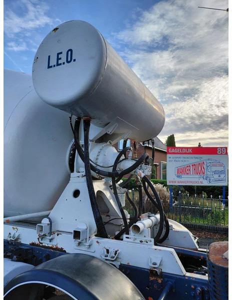 משאית מערבלת בטון Volvo FM 12.340 8x4 Mixer Steel Suspension: תמונה 12 משאית מערבלת בטון Volvo FM 12.340 8x4 Mixer Steel Suspension: תמונה 12