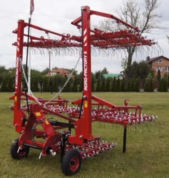 AGRO-FACTORY Brona Spulchniacz-chwastownik IZAK 6m - מגרפת קפיצים: תמונה 1 AGRO-FACTORY Brona Spulchniacz-chwastownik IZAK 6m - מגרפת קפיצים: תמונה 1
