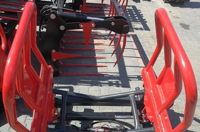 METAL-TECHNIK New Rundballenzange/ Bale clamp/ Chwytak do bel - מכונת אחיזה עבור מכונה חקלאית: תמונה 1 METAL-TECHNIK New Rundballenzange/ Bale clamp/ Chwytak do bel - מכונת אחיזה עבור מכונה חקלאית: תמונה 1