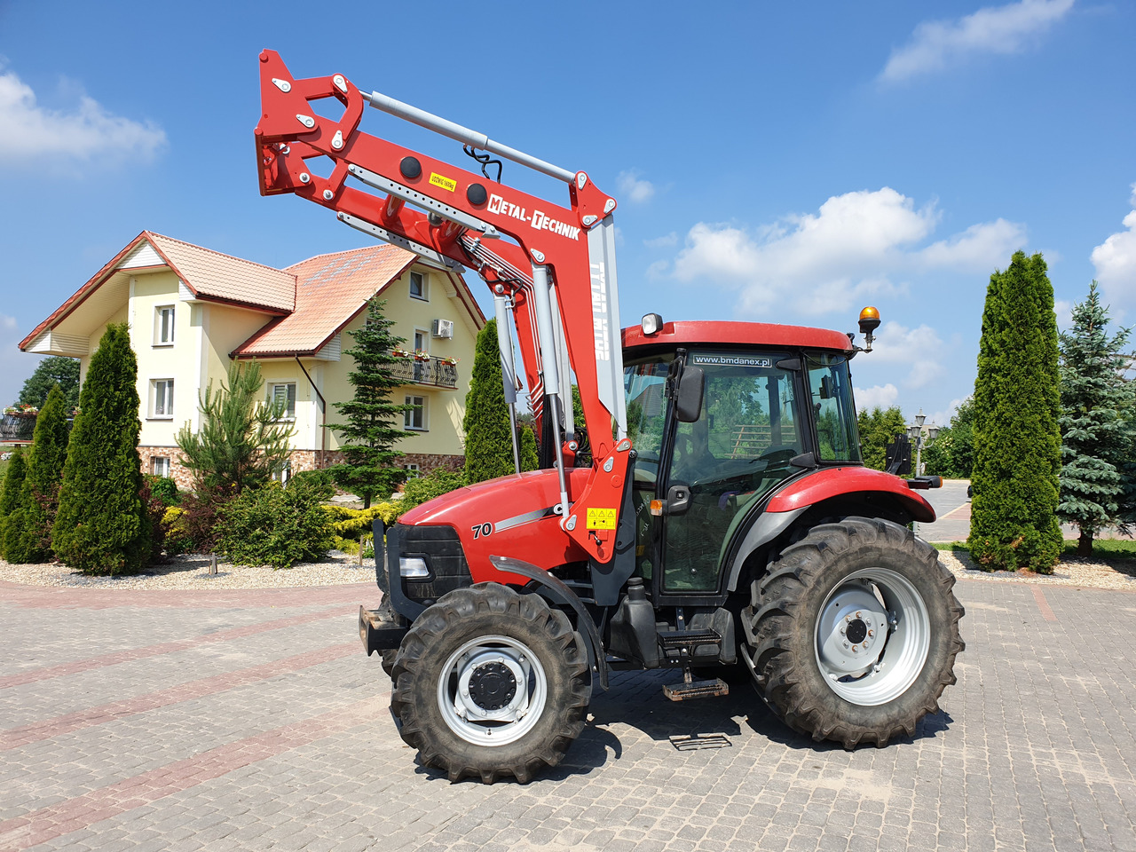 Metal-Technik Ładowacz czołowy do CASE FARMALL - מעמיס קדמי לטרקטור עבור טרקטור חקלאי: תמונה 1 Metal-Technik Ładowacz czołowy do CASE FARMALL - מעמיס קדמי לטרקטור עבור טרקטור חקלאי: תמונה 1