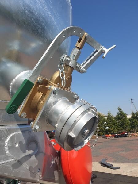 POMOT Single-axial tanker truck/ Beczkowóz wóz asenizacyjny 8000 l - מכל תערובת: תמונה 3 POMOT Single-axial tanker truck/ Beczkowóz wóz asenizacyjny 8000 l - מכל תערובת: תמונה 3